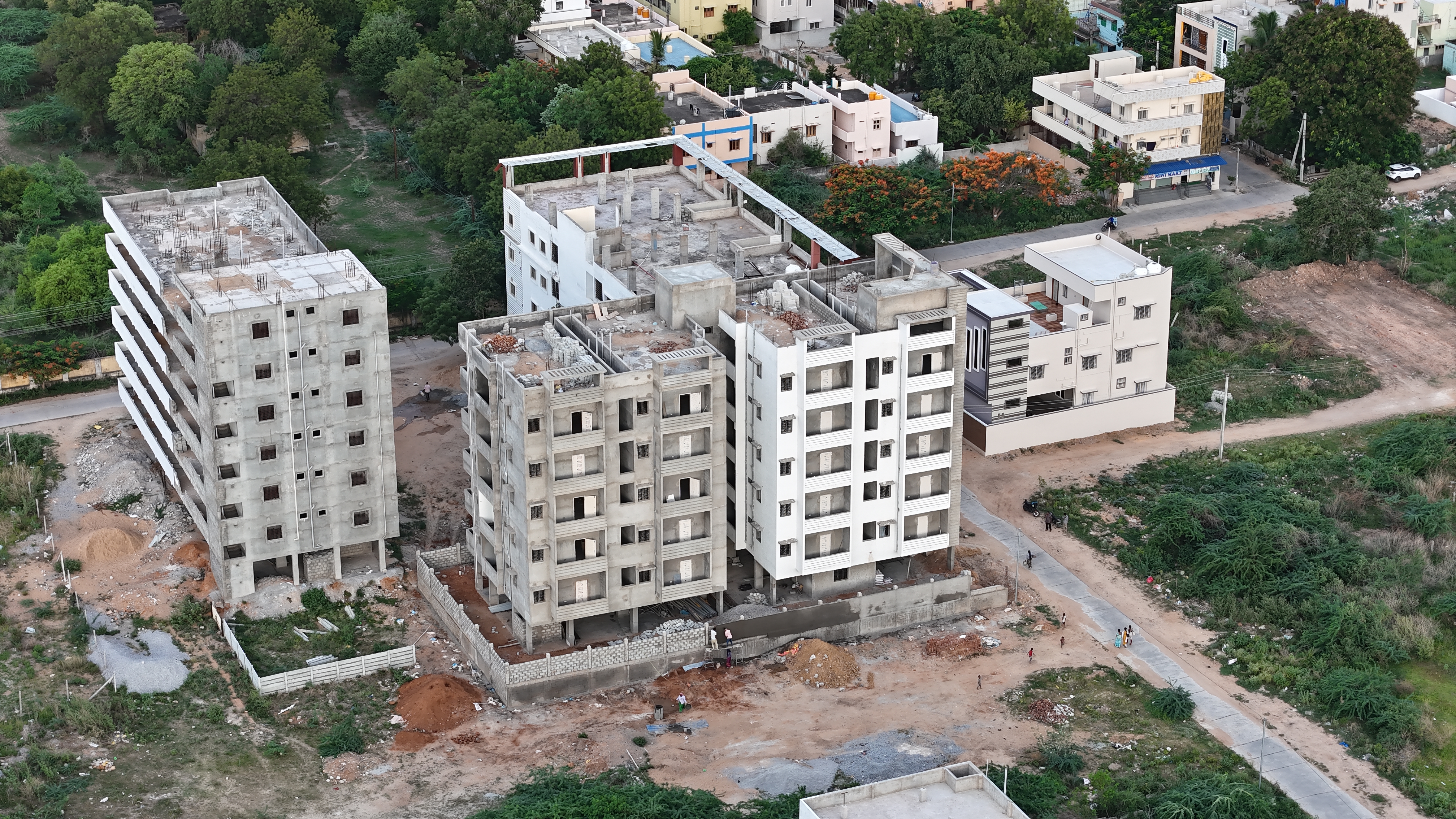 Apartment and School Anantapur Redrock Constructions